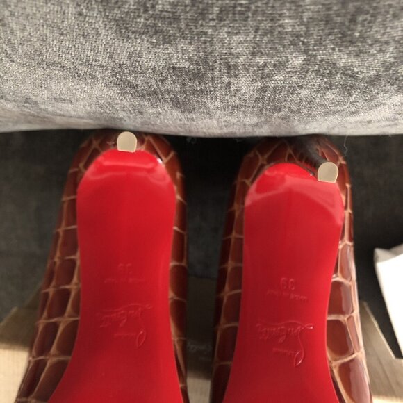 Christian Louboutin Kate 85 Alligator-Embossed Leather Pump - Picture 10 of 10